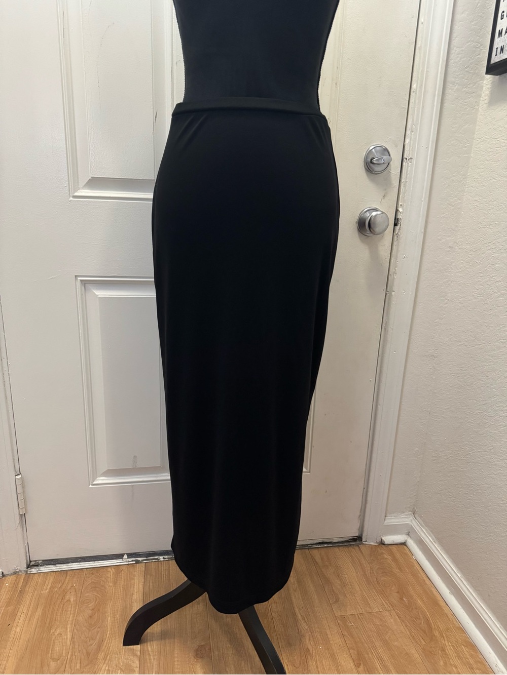 Cherokee Black Maxi Skirt - Sleek Straight Silhouette 0551